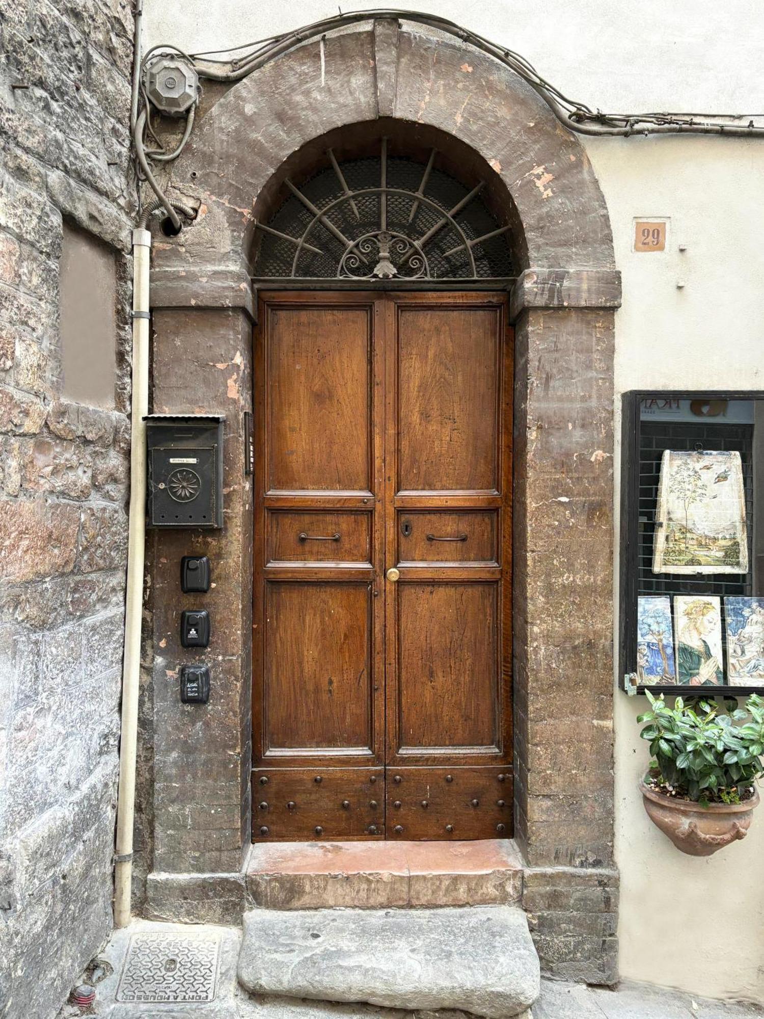 La Loggia Di Portica Residenza Storica Nel Centro Di Assisi Apartment Exterior photo