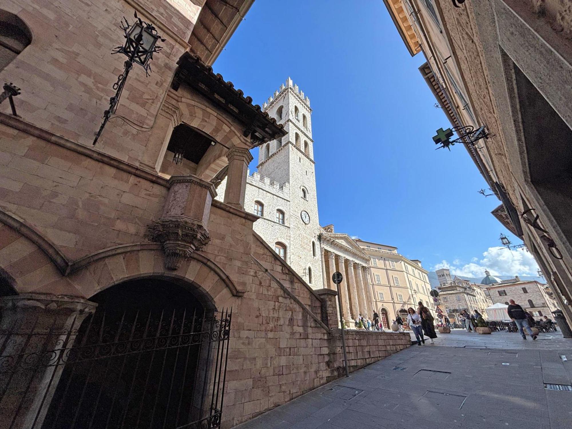 La Loggia Di Portica Residenza Storica Nel Centro Di Assisi Apartment Exterior photo